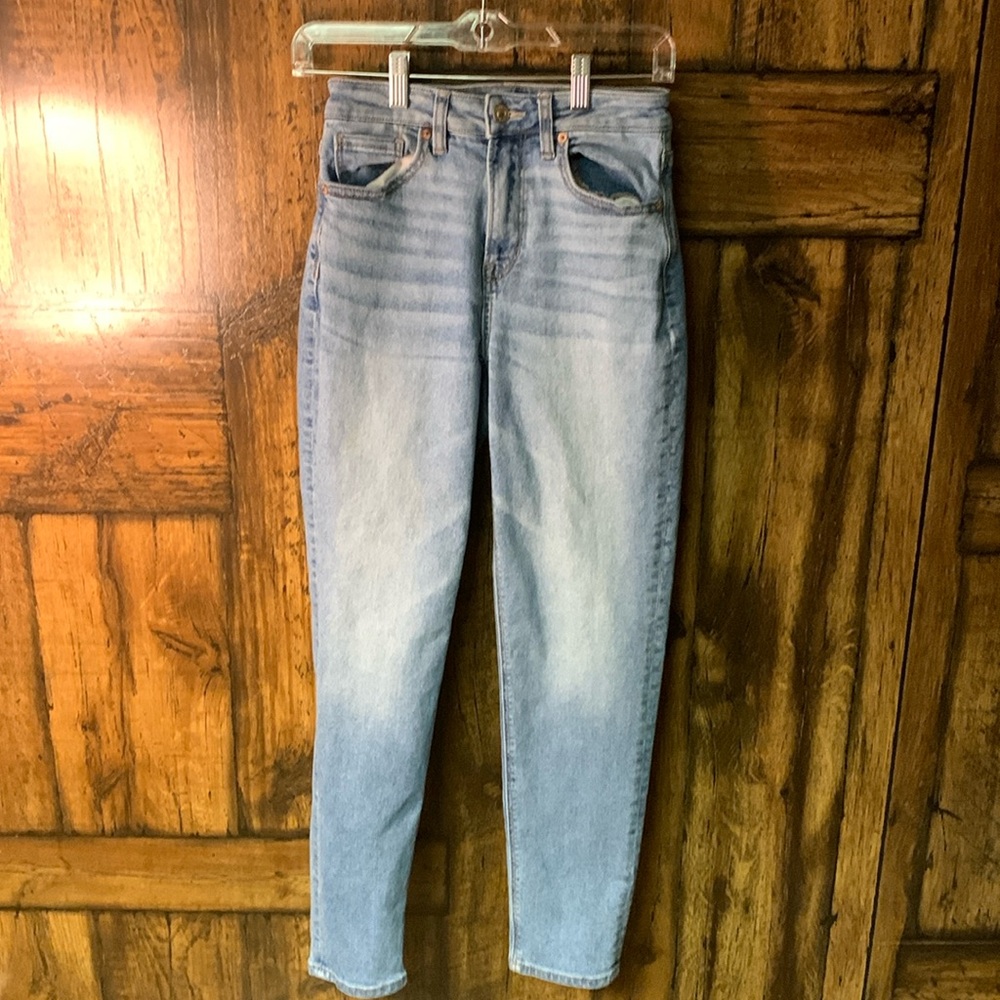 American Eagle Mom Jean Size 00 Regular